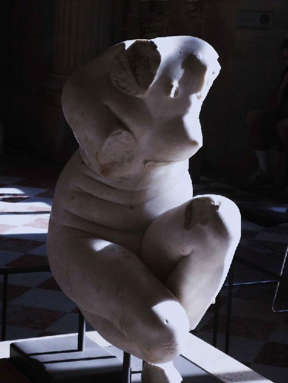 Vénus de Vienne, Louvre